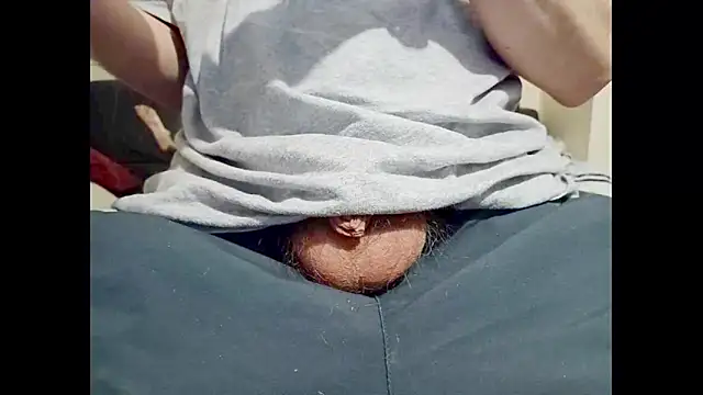 Snapshot of hairyuncut00 chatting on September 18, 2025, 9:40 pm hairyuncut00 online show from September 18, 2025, 9:40 pm