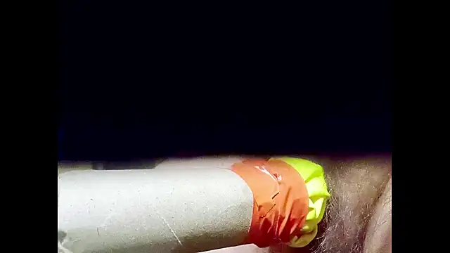 Snapshot of hairyuncut00 chatting on February 16, 2025, 12:52 am hairyuncut00 online show from February 16, 2025, 12:52 am