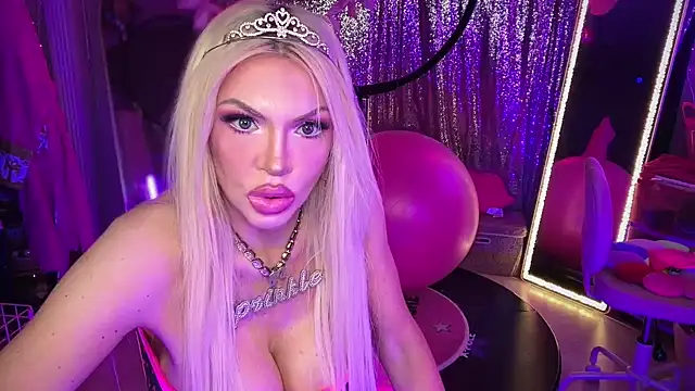 bimbotwerkqueen online show from May 17, 2026, 3:06 am