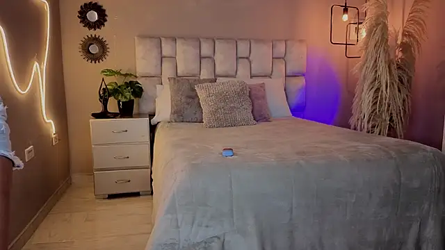 pamela reyes  online show from February 17, 2026, 8:28 pm