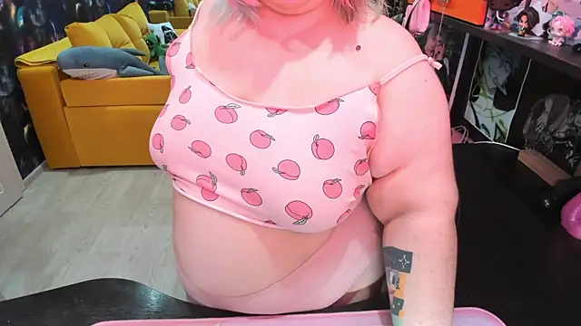 Softie Sofy online show from June 25, 2026, 2:42 am