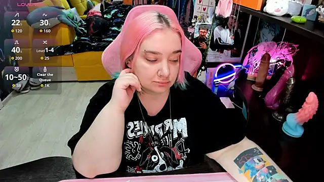 Softie Sofy online show from April 4, 2026, 3:13 am