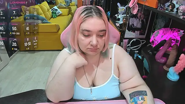 Softie Sofy online show from June 6, 2026, 1:11 am
