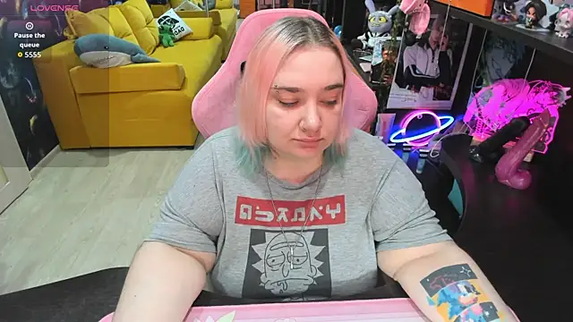 Softie Sofy online show from June 3, 2026, 2:34 am