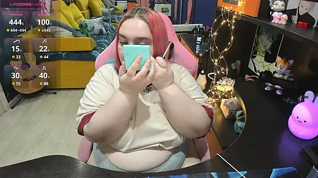 Softie Sofy online show from February 28, 2025, 3:15 am