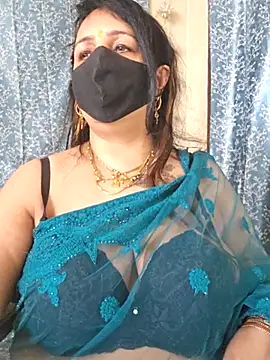 cute-tanvi online show from February 20, 2025, 7:45 am