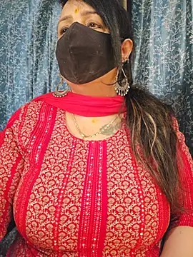 cute-tanvi online show from May 18, 2026, 12:22 am