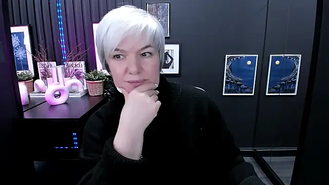 CarmenSoft online show from February 28, 2026, 9:03 pm