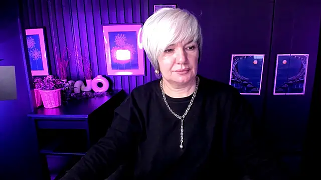 CarmenSoft online show from November 29, 2025, 8:42 pm