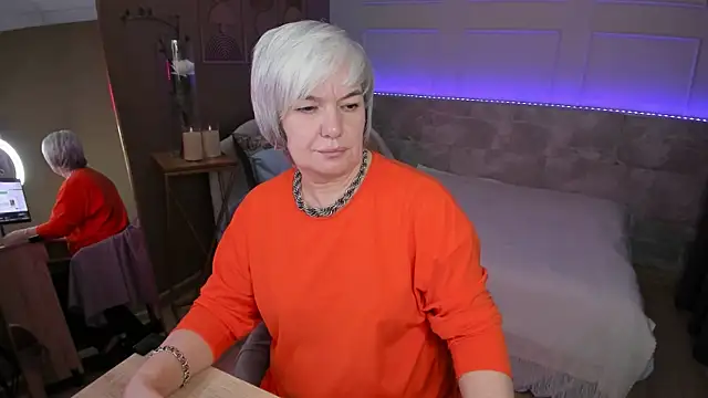 CarmenSoft online show from May 15, 2026, 8:51 pm