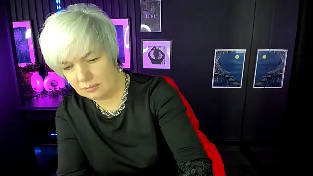 CarmenSoft online show from December 22, 2025, 8:42 pm