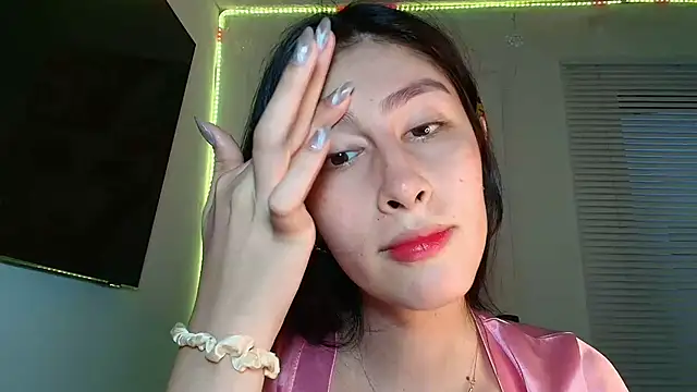 valeria gonzales  online show from February 19, 2026, 10:18 pm