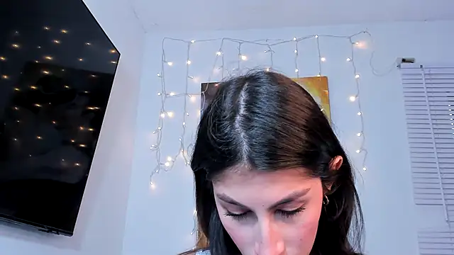 valeria gonzales  online show from January 16, 2025, 8:57 pm