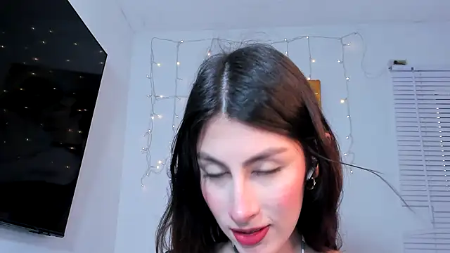 valeria gonzales  online show from January 21, 2025, 9:36 pm