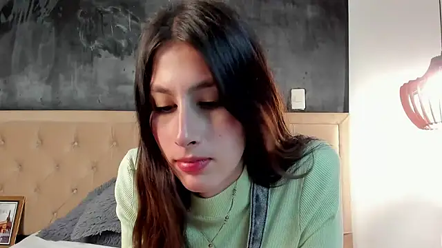 valeria gonzales  online show from February 4, 2025, 2:28 am