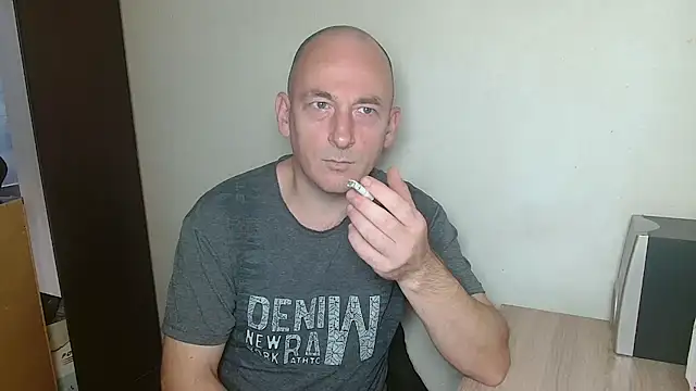 Johan   Barker online show from December 14, 2025, 1:49 pm