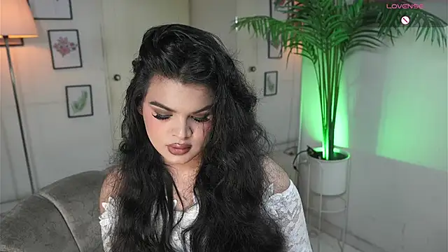 artechloe online show from October 15, 2025, 11:46 pm