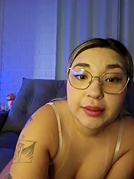 Snapshot of kamila_hty chatting on October 24, 2025, 7:13 pm kamila hty online show from October 24, 2025, 7:13 pm