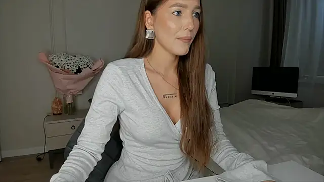 xx leila online show from November 16, 2025, 9:25 am