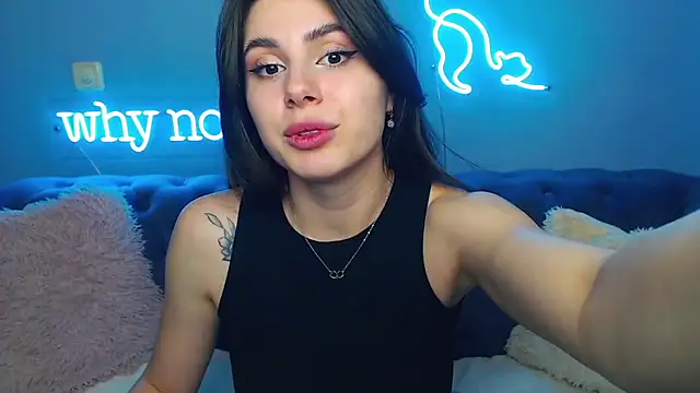 ViollinaLove online show from March 14, 2025, 2:52 pm