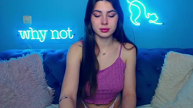 ViollinaLove online show from December 1, 2025, 5:41 am