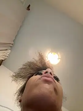 Snapshot of AaliyahHarris chatting on October 10, 2025, 4:41 pm AaliyahHarris online show from October 10, 2025, 4:41 pm