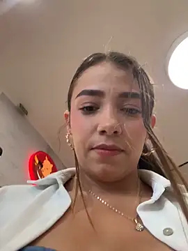 Snapshot of Hall_16 chatting on September 17, 2025, 8:55 pm Hall 16 online show from September 17, 2025, 8:55 pm