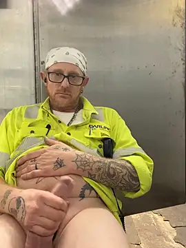 Snapshot of CLoSpunkmeyer69 chatting on October 15, 2025, 2:32 am CLoSpunkmeyer69 online show from October 15, 2025, 2:32 am