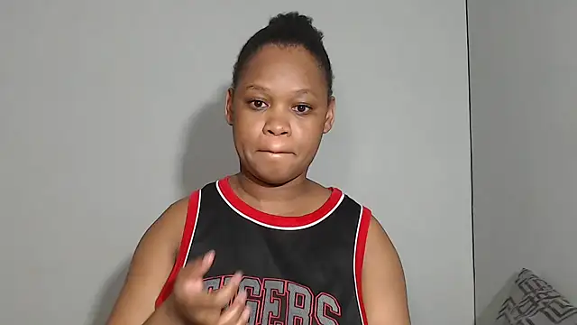 Snapshot of ANGELINE600 chatting on October 25, 2025, 10:10 pm ANGELINE600 online show from October 25, 2025, 10:10 pm