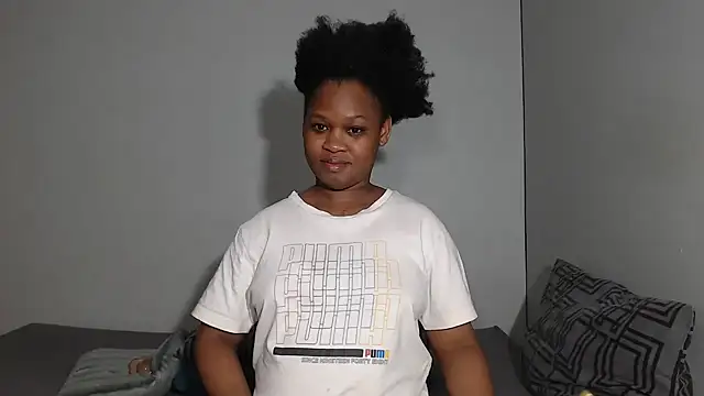 Snapshot of ANGELINE600 chatting on October 24, 2025, 10:09 pm ANGELINE600 online show from October 24, 2025, 10:09 pm