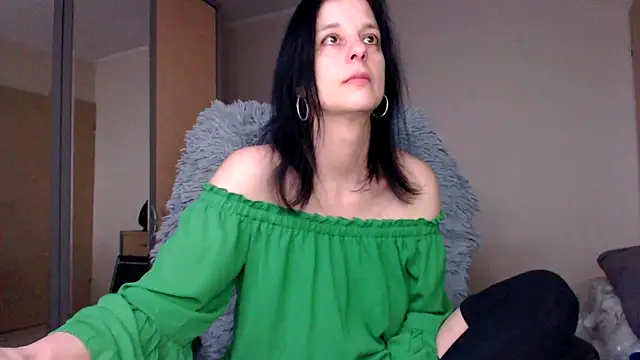 Snapshot of _Sweetlonglips_ chatting on February 14, 2025, 1:18 pm Sweetlonglips online show from February 14, 2025, 1:18 pm