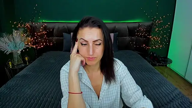 Rebecca Diamond online show from March 2, 2025, 3:19 pm