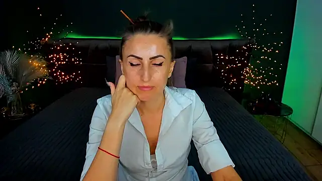 Snapshot of Rebecca_Diamond chatting on September 20, 2025, 11:59 am Rebecca Diamond online show from September 20, 2025, 11:59 am