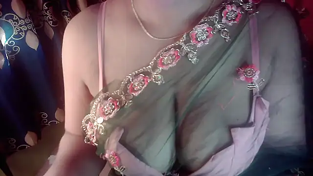 Snapshot of banglarani880 chatting on October 17, 2025, 3:43 am banglarani880 online show from October 17, 2025, 3:43 am