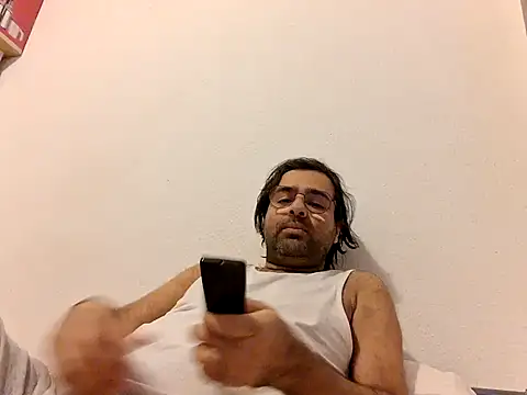 Snapshot of Azad64 chatting on February 4, 2025, 10:55 pm Azad64 online show from February 4, 2025, 10:55 pm