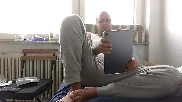 Snapshot of Azad64 chatting on November 14, 2025, 1:59 pm Azad64 online show from November 14, 2025, 1:59 pm