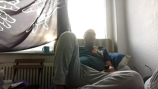 Snapshot of Azad64 chatting on November 12, 2025, 2:21 pm Azad64 online show from November 12, 2025, 2:21 pm