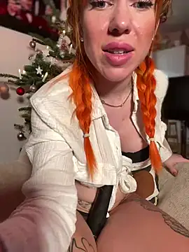 Snapshot of Pia_July_ chatting on December 18, 2024, 2:38 pm Pia July online show from December 18, 2024, 2:38 pm