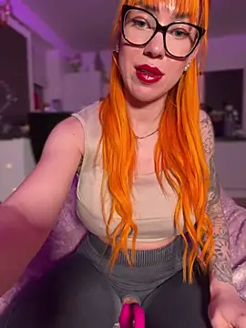 Snapshot of Pia_July_ chatting on January 10, 2025, 9:10 pm Pia July online show from January 10, 2025, 9:10 pm