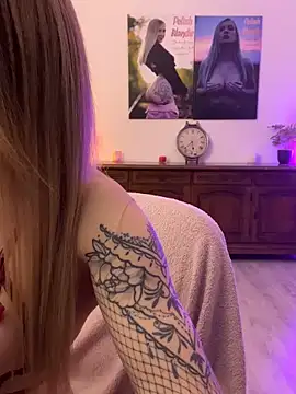 Cute-Alice online show from December 5, 2025, 8:06 pm