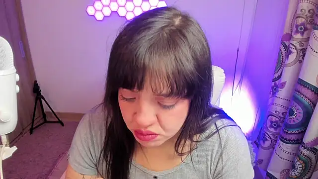 Snapshot of sophia_grants chatting on October 28, 2025, 6:12 am sophia grants online show from October 28, 2025, 6:12 am