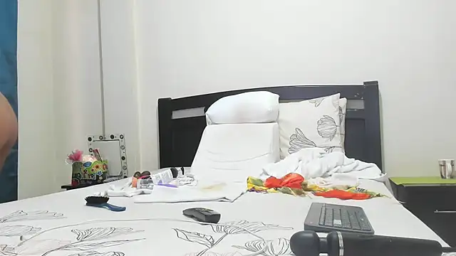 mara2020 69 online show from November 7, 2025, 1:59 pm