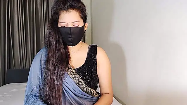 YourLovelyQueen online show from December 23, 2024, 4:22 am
