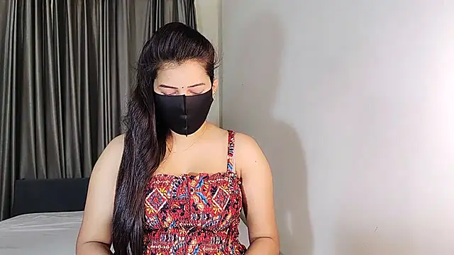 YourLovelyQueen online show from January 3, 2025, 5:53 pm