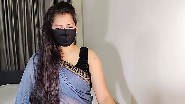 YourLovelyQueen online show from January 17, 2025, 4:36 pm