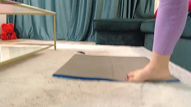 natasha-bigas online show from September 29, 2025, 8:14 pm