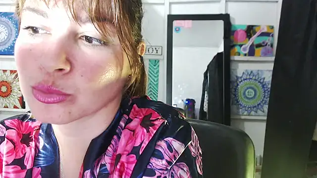 solamatista11 online show from September 27, 2025, 6:36 pm