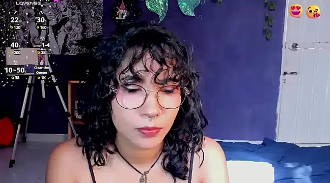 Snapshot of Mary_Rosse1 chatting on March 5, 2025, 8:10 pm Mary Rosse1 online show from March 5, 2025, 8:10 pm