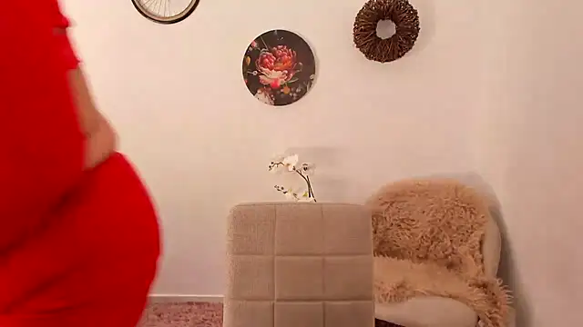 Snapshot of Milf-Ella chatting on October 20, 2025, 8:37 am Milf-Ella online show from October 20, 2025, 8:37 am