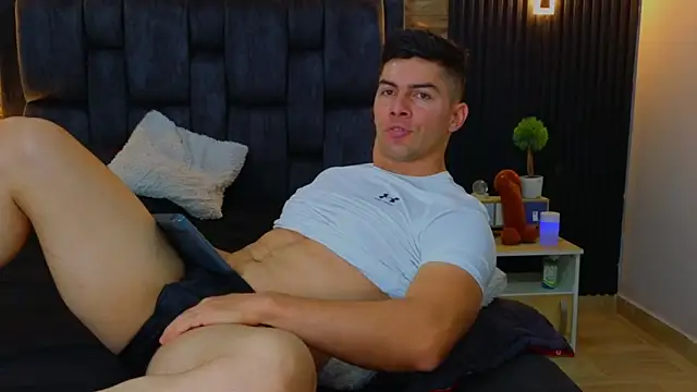 FelipeAndMarcello3 online show from February 21, 2025, 9:54 pm